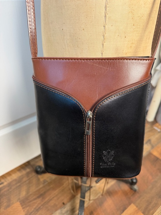 Vera Pelle Handbags - Ladies  Italian VeraPelle Leather Small Zipper Women Crossbody Shoulder Bag